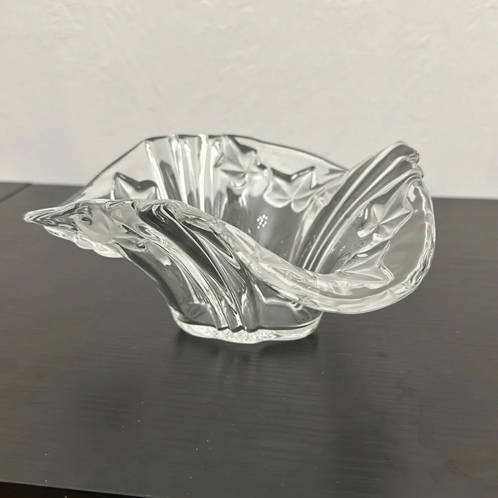 Parisian Ivy Handkerchief Frosted Leaves Vintage Bowl Mikasa